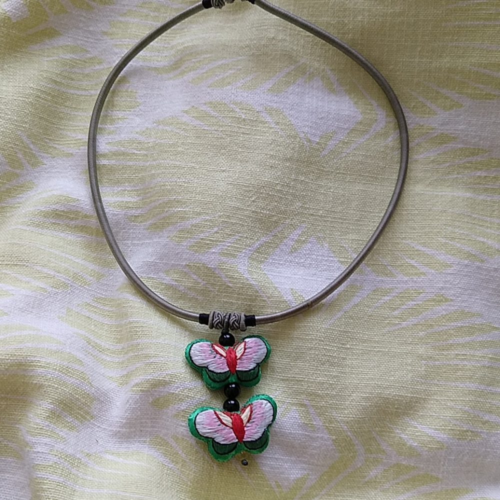 Silk embroidery necklace